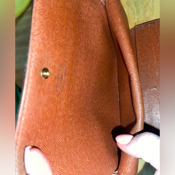 LOUIS VUITTON MONOGRAM INTERNATIONAL LONG WALLET - Picture 9 of 14